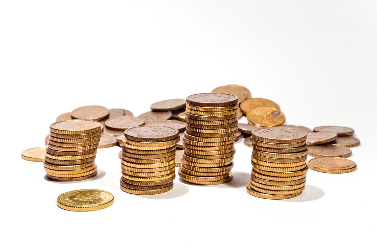 A stylized image depicting a stack of bank notes subtly fading or shrinking, juxtaposed with a dynamic graph line ascending rapidly and a growing 'money plant' rooted in coins, visually representing the erosion of inflation against the protective growth of wise investments and compound interest.