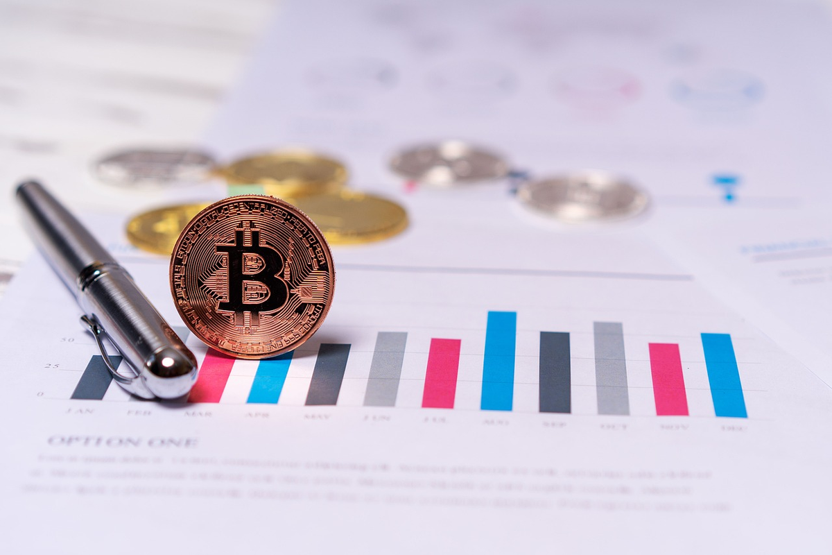 An artistic depiction of a single coin or small stack of money at the base of a time-marked axis, expanding into a dramatically larger, towering column of currency and assets as it progresses along the axis, visually representing the exponential growth of compound interest over time.